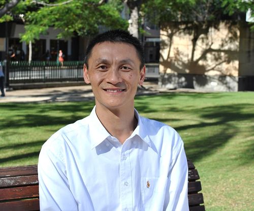 图4:昔日清华大学的高材生,现任澳大利亚昆士兰大学高级研究员的谢卫国博士。