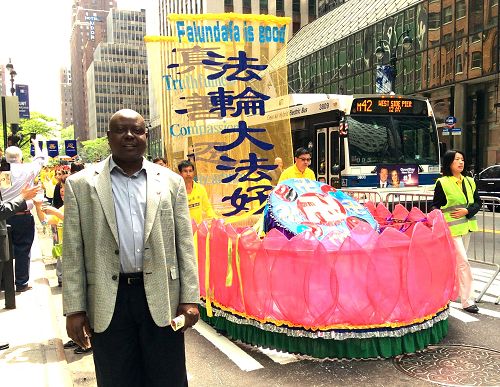 非洲乍得共和国驻美外交官马撒先生说:“我们应当支持法轮功争取修炼的自由。”