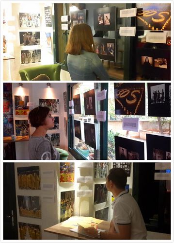 图:很多年轻人驻足图片展认真观看