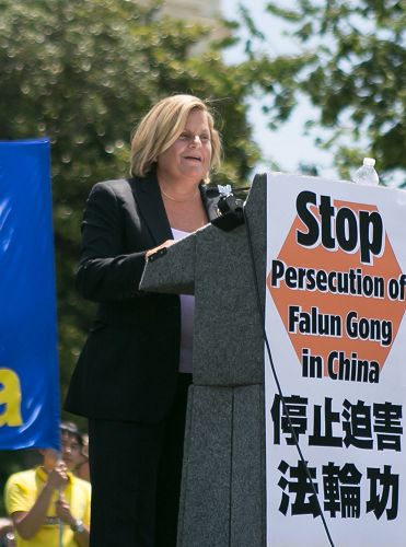 图6:佛罗里达州国会众议员伊丽娜.萝斯-莱赫蒂宁(Rep. Ileana Ros-Lehtinen)