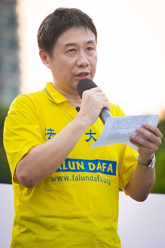 图4:钟鼎邦表示每个人都必须做出选择,是否站在自由正义的一边。