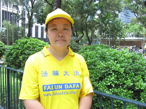 图5:海燕曾经参加中南海和平大上访。第一次参加排字,亲见大法的殊胜与神奇。