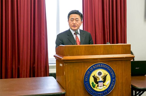 图6:全球退党服务中心发言人李祥春说,中共解体为时不远,他希望更多人能认识到这场迫害和起诉江泽民的意义。