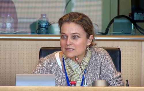 图2:资深自由党欧洲议会议员米歇尔先生的办公室主任范登堡(Bénédicte)女士