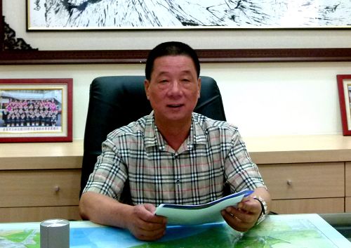 台东市长张国洲认为全球都应该站出来,为法轮功洗刷冤屈,让法轮功受到应有的尊重,就是在维护人类的尊严。