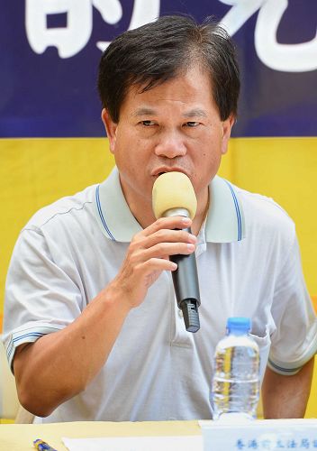 图6:冯智活牧师表示参与迫害官员没有好下场,希望能有更多中国人觉醒,借此解体中共。