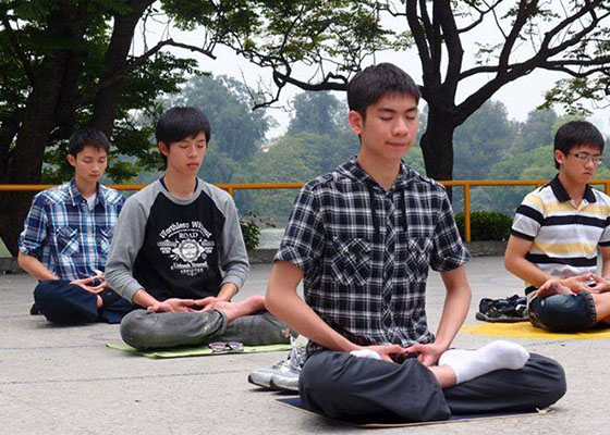 台湾大学生在香港传真相(3)