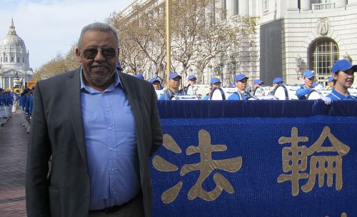 图2:Hussein Alazab先生是美国美籍也门人全国学会的活动组织者之一。他表示要把法轮大法介绍给自己的社区。