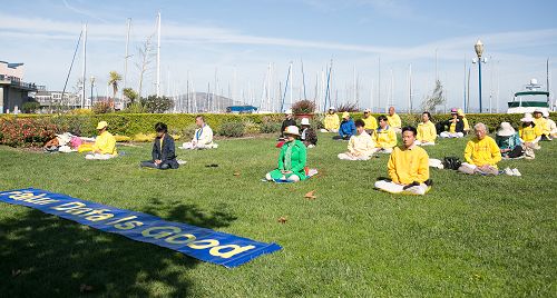 图1-3:二零一六年十月二十三日,二千名法轮功学员分别在旧金山四十六个不同的公园、景点集体炼功,展现法轮功的美好。