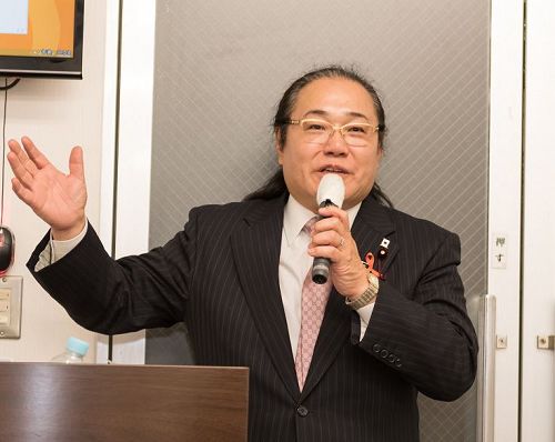 '图:东京墨田区议会议员大濑康介强调:制止中共的活摘暴行是每个人的责任。'
