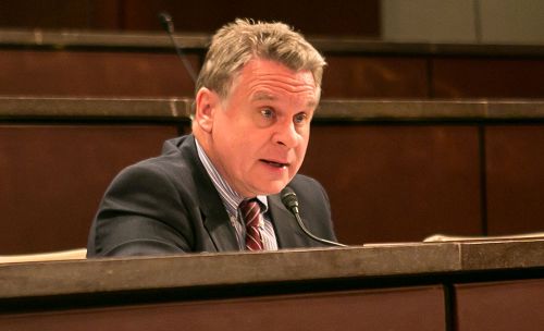 CECC主席、美国国会资深众议员克里斯‧史密斯(Rep. Chris Smith)认为,迫害法轮功的元凶江泽民及其追随者必须得到应有的惩罚。