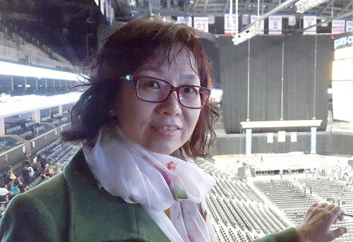 图5:澳洲法轮功学员安(Ann Zhong)表示听完师尊讲法,感觉很沉重。
