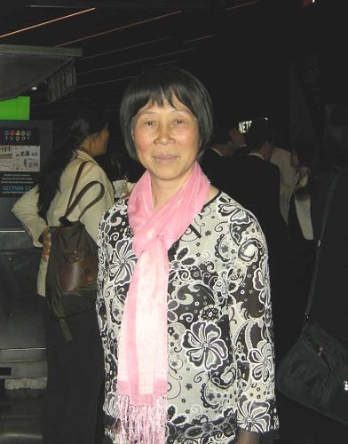 图3:来自加拿大的法轮功学员毛凤英女士表示,听师父的讲法,最触动自己的是,当得知:修不好自己罪极大,因为会毁掉无量众生。