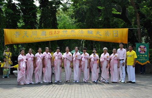 图4:女声小组合唱颂师恩