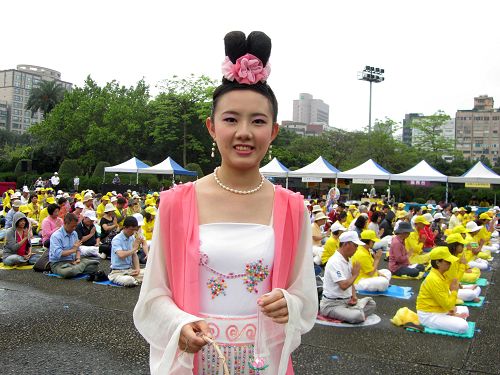 图17:廖蔚尹修炼法轮功之后,身心轻松自在。