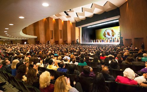 2016年3月20日,神韵纽约艺术团在洛杉矶长滩市(Long Beach)演出盛况。