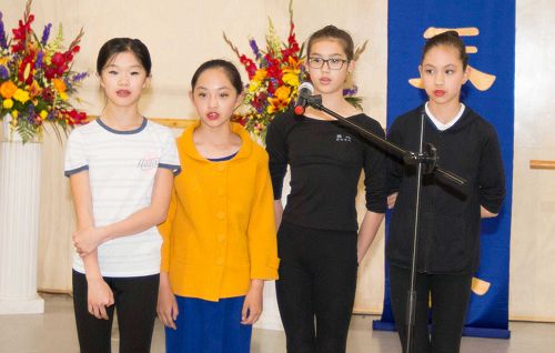 图11:大法小弟子在背诵《洪吟》