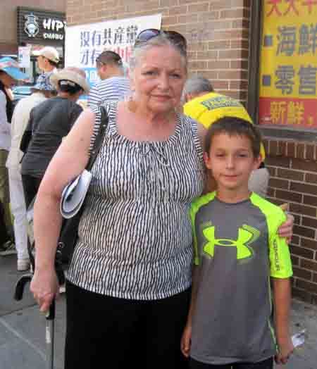 费城教师Luann Ruyak女士表示,每个人都应该有信仰的自由。