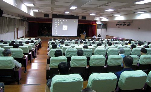 全台利用网路讲真相的部份法轮功学员在新北市举行交流会,分享心得、互相促进提升,期让传递真相的力量更强大。