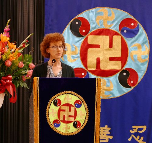 图3-4:二零一六年美中法会上,法轮功学员交流修炼心得