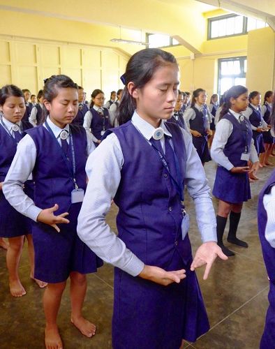 '图8:高中学生在学功'