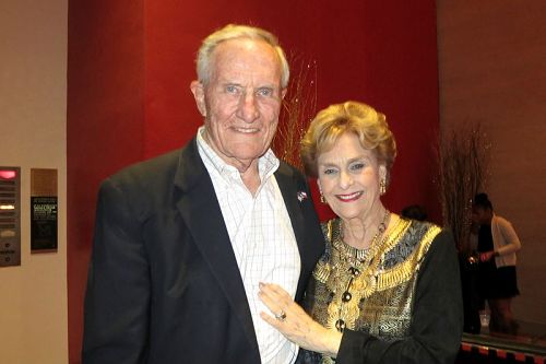 '图3:美国石油大亨、德州前州务卿、美国石油大亨George W. Strake Jr.与夫人Annette Strake今年是第三次观赏神韵。'
