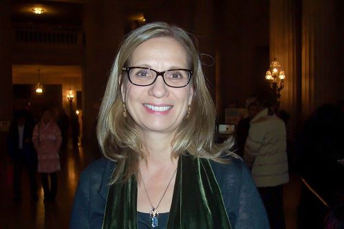 '图8:珠宝设计师Sharon Marshall很喜欢神韵展现的神性。'