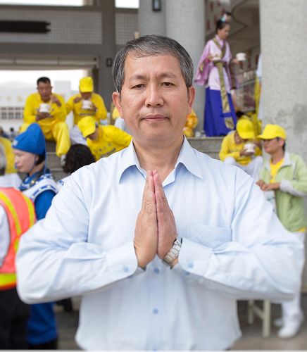现在身体硕壮、气色红润的瑞勋内心非常感激,双手合十感谢师父生命再造洪恩。