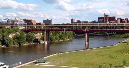 '图5:华盛顿路跨街大桥(Washington Ave. Bridge)'