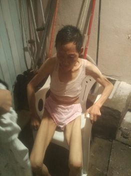 出狱后的杨德珍害怕吃饭,不敢吃饭