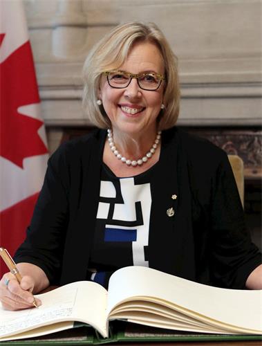 '图7~8:联邦绿党领袖、国会议员伊丽莎白·梅(Elizabeth May)为神韵二零一八巡演发来贺信'