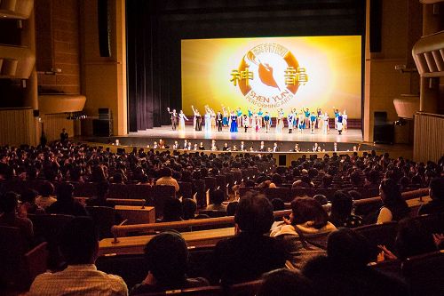'图1:神韵纽约艺术团韩国巡演场场爆满,一票难求'