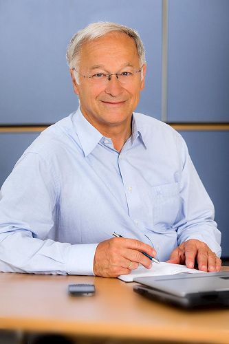 '图2:德国国会议员、人权委员会成员帕策尔特(Martin