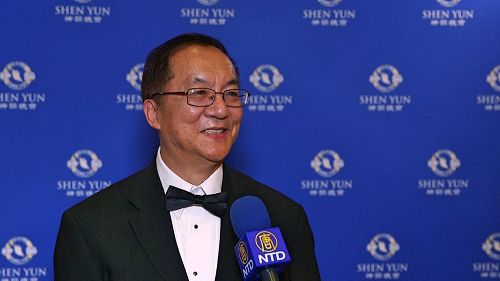'图8:CWI财政总监程达明先生感动地说:“神韵洗净了我的心灵。”'