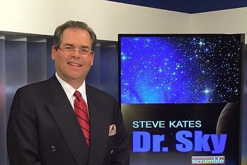 '图9:电视节目“Dr.Sky”创始人Steven R. Kates先生观看了三月十四日,神韵艺术团在凤凰城的演出。'