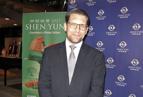 图7:加拿大歌剧公司总裁Alexander Neef先生说:“我非常期待明年的神韵演出。”