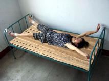 酷刑演示:死人床
