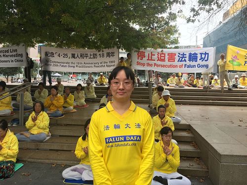 '图7:法轮功学员尚华叙述了四二五她的亲身经历'