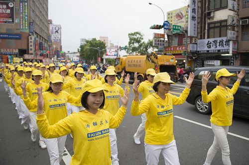 组图22~25:踩街传真相