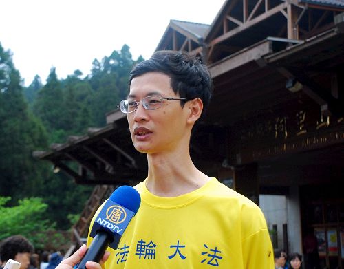 '图4,一位修炼法轮功十年的学员,觉得修炼后内心非常平静,遇到事情能心平气和'