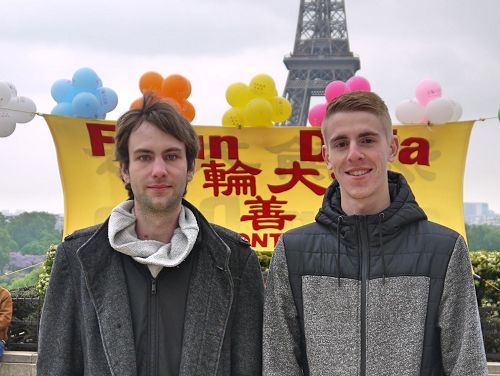 '图6:Guillaum(左) 和Quentin(右)是朋友,他们说,修炼法轮功使他们受益。'