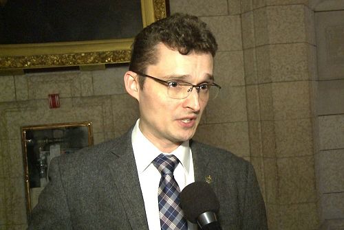 '图1:六月十二日,保守党副外交事务评论家、国会议员Tom Kmiec要求加拿大政府发声营救孙茜。'