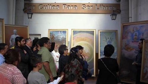 '图3 三月十九日在巴里奥斯文化馆举办的画展'