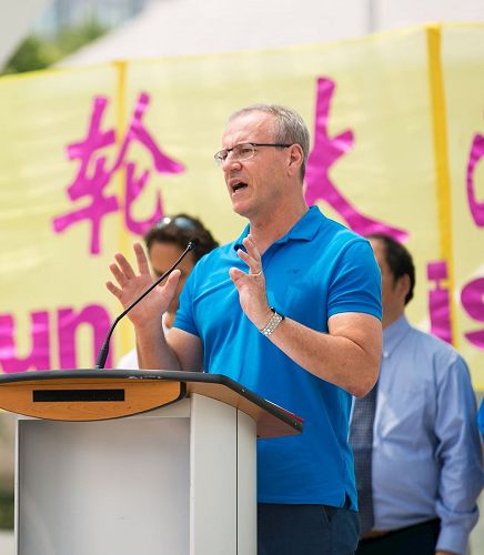 '图4:自由党国会议员韦萨兹纽斯基(Borys Wrzesnewskyj)'