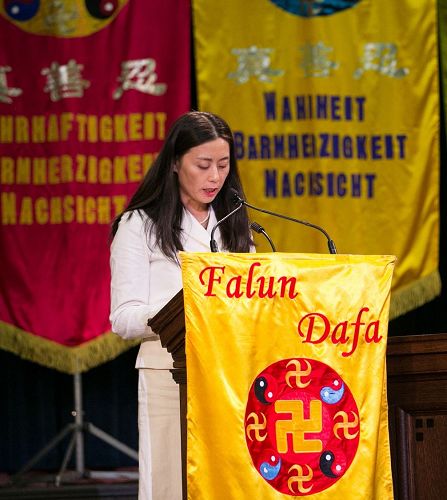 '图4~9:学员交流修炼体会'