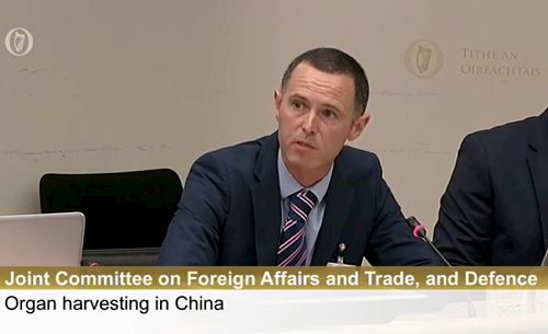 '图3:贝尔法斯特城市医院的肾脏移植专家詹姆斯·麦克戴德医生(Dr. James McDaid)'