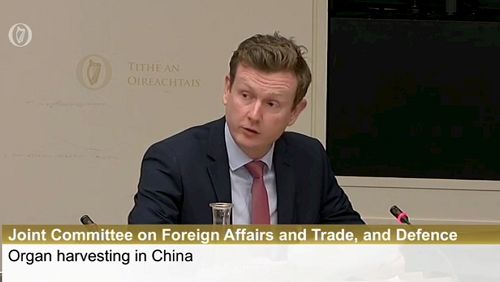 '图4:都柏林博芒特医院肾移植专家康纳尔·奥舍医生(Dr. Conall O’Sheaghdha)'