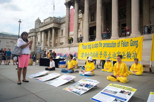 '图1~6:二零一七年八月二十六日,英国法轮功学员又一次在伦敦特拉法加广场(Trafalgar Square)举行讲真相反迫害活动'
