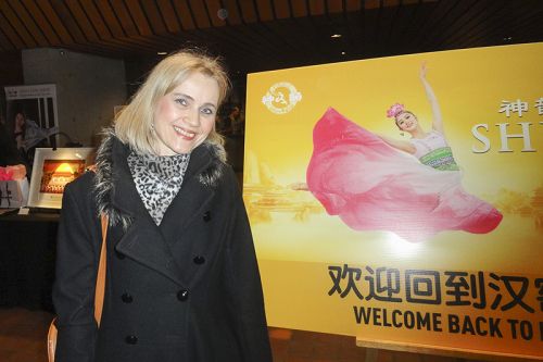 图11:Estera Lukosius观看了当晚的演出后,表示演出超乎预料的精彩。