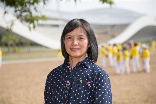 '图1:艳娥二零零五年在一次重病危机中有幸欣逢大法,从此步入大法修炼路。'